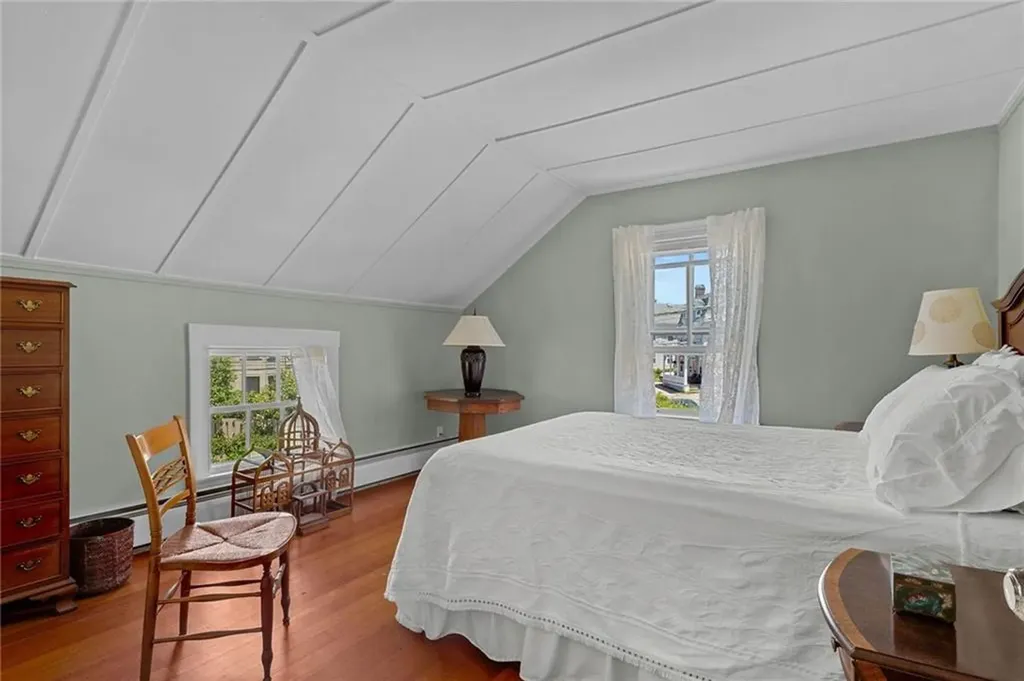 8 Sanford Street Newport RI 02840