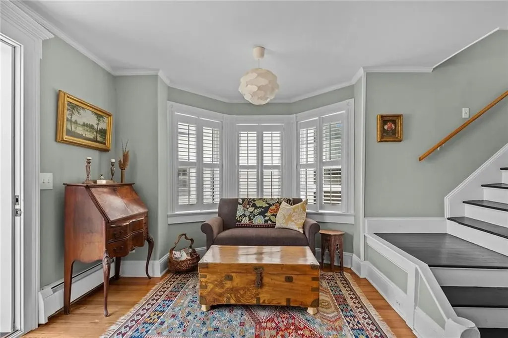8 Sanford Street Newport RI 02840