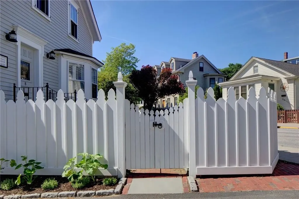 8 Sanford Street Newport RI 02840