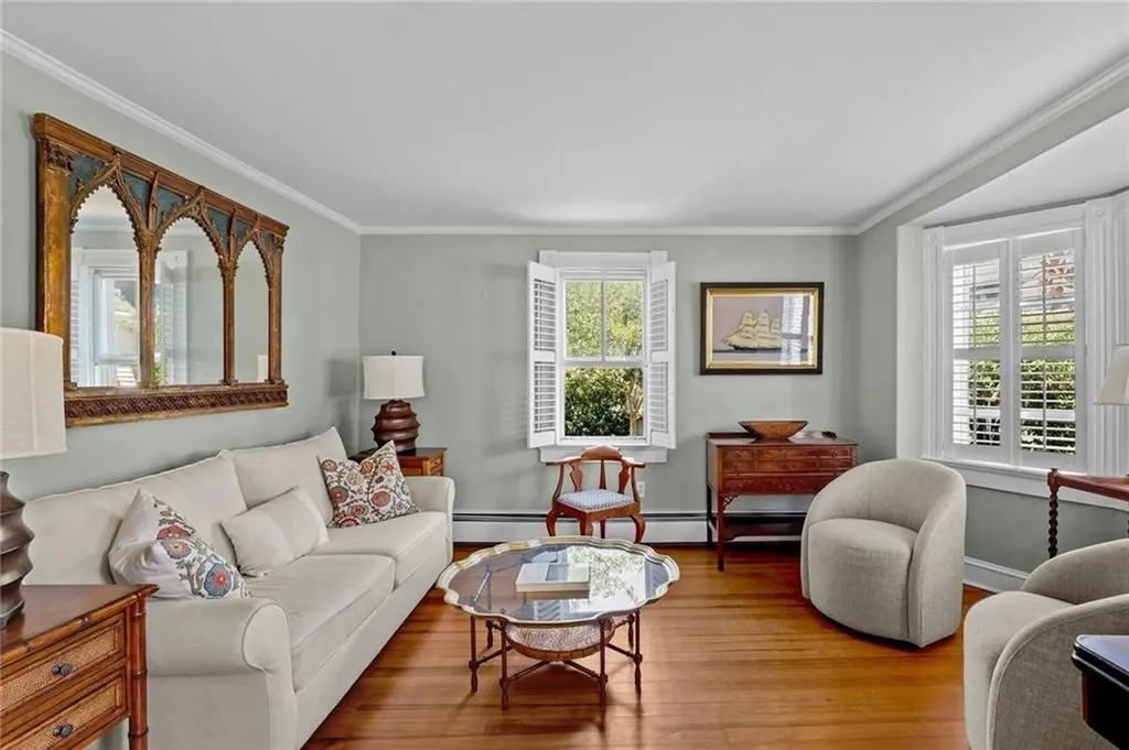8 Sanford Street Newport RI 02840