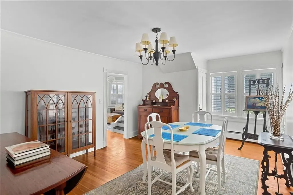 8 Sanford Street Newport RI 02840
