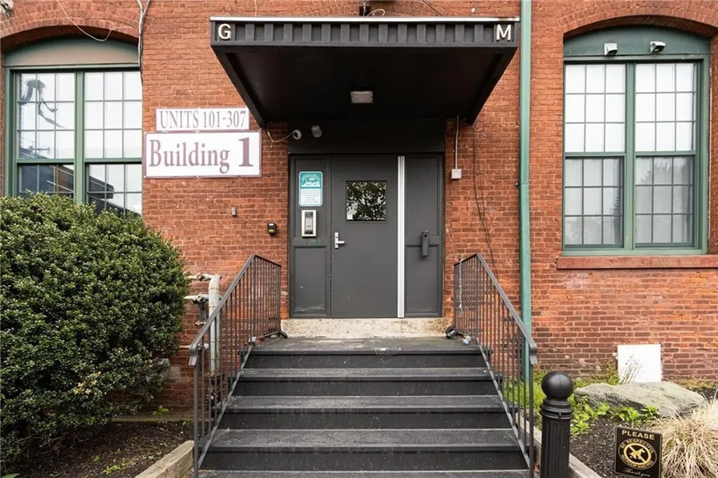 1117 Douglas Avenue North Providence RI 02904