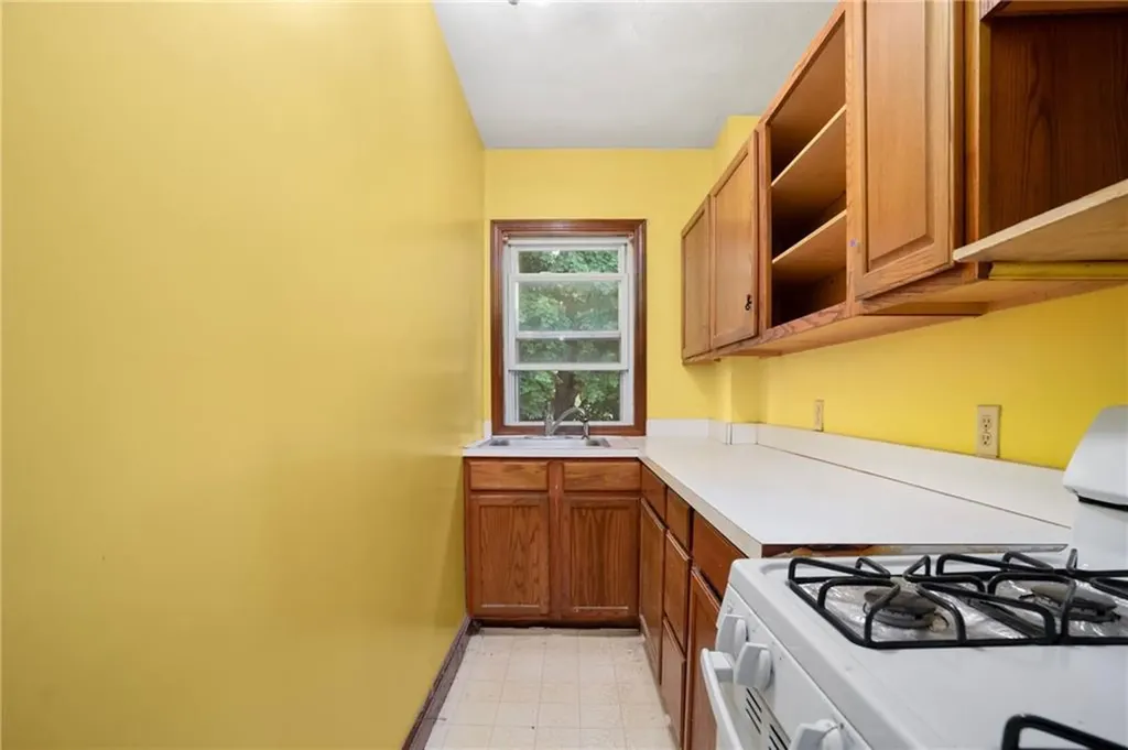 147 Tweed Street Pawtucket RI 02861