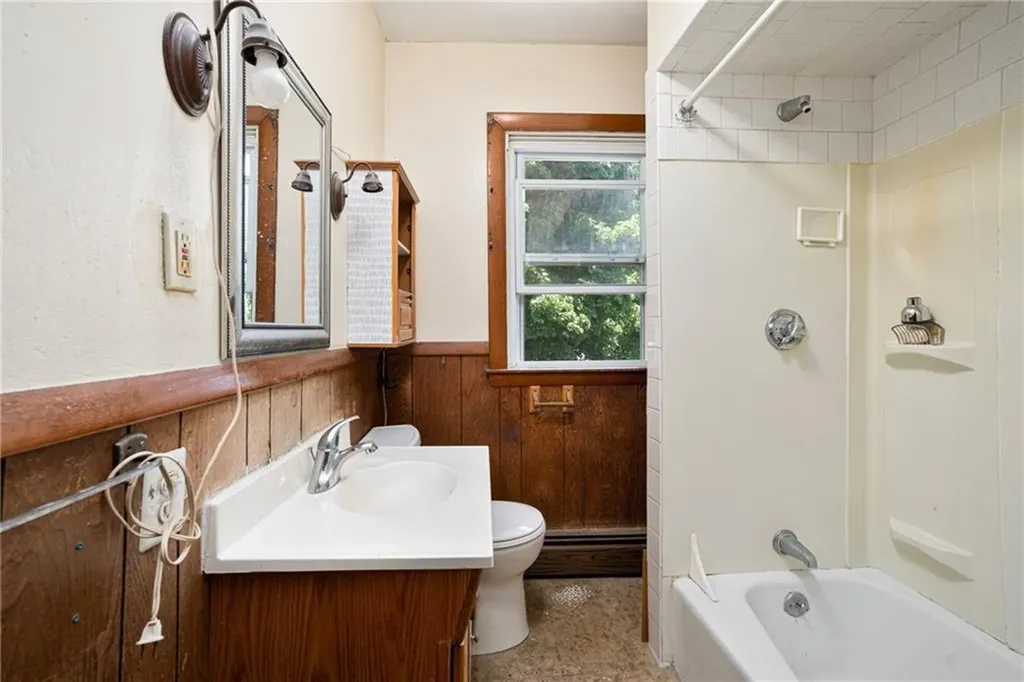 147 Tweed Street Pawtucket RI 02861