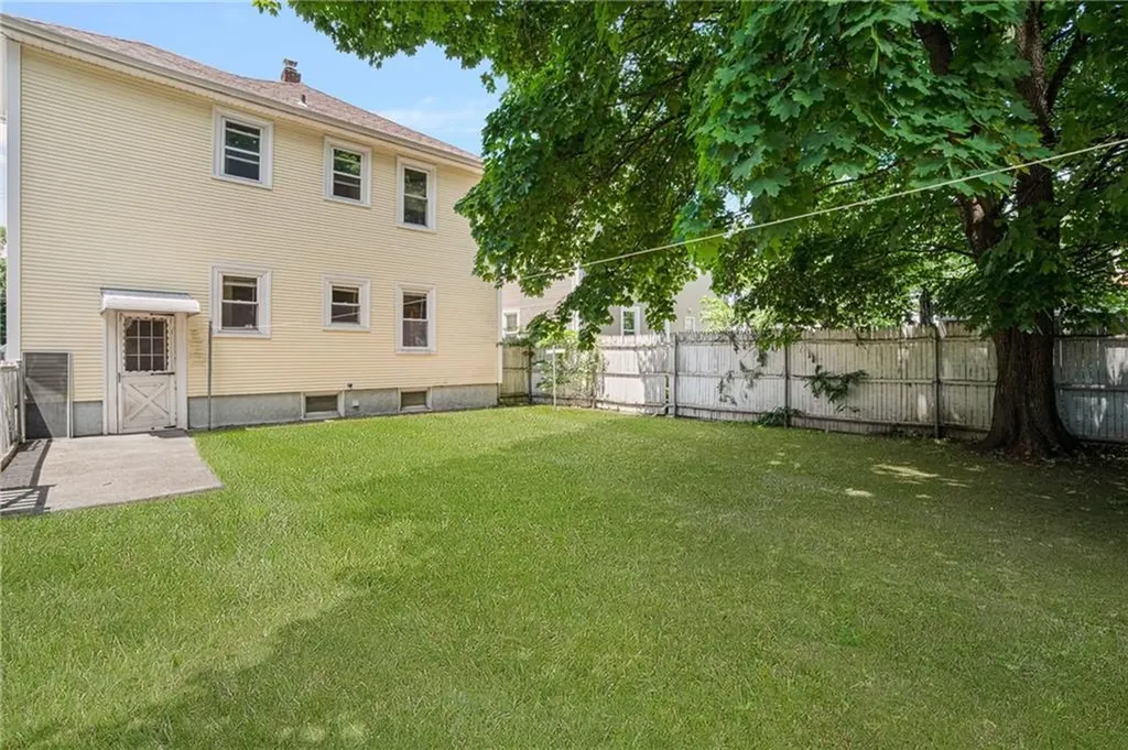 147 Tweed Street Pawtucket RI 02861