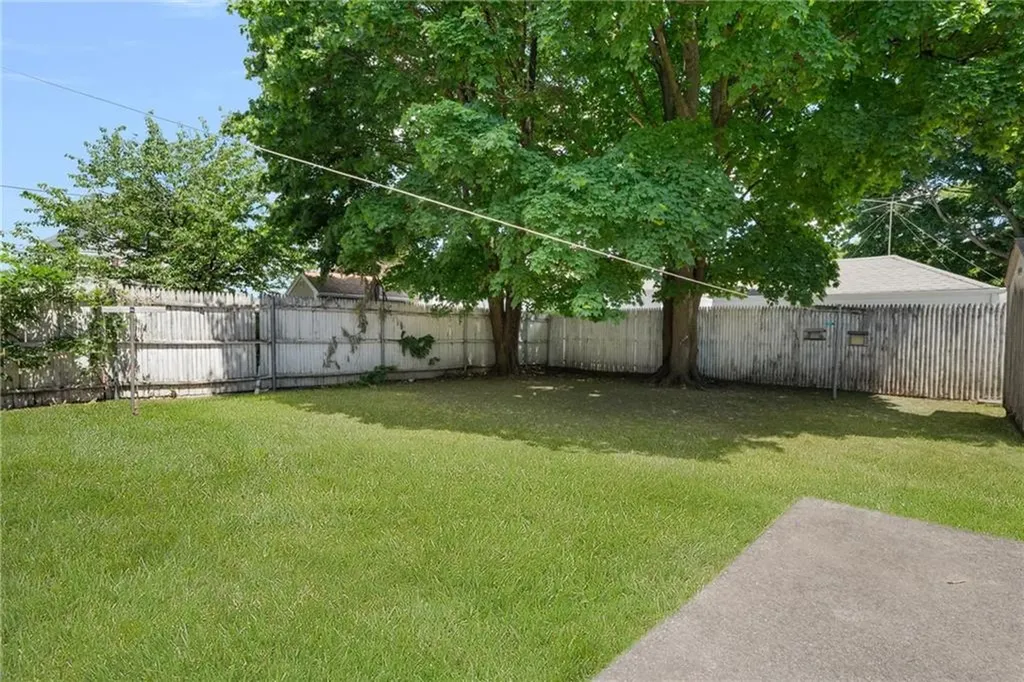 147 Tweed Street Pawtucket RI 02861