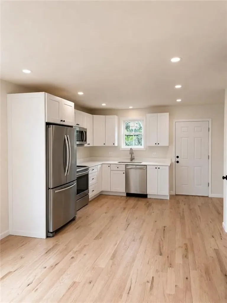 4 Donelson Street Providence RI 02908