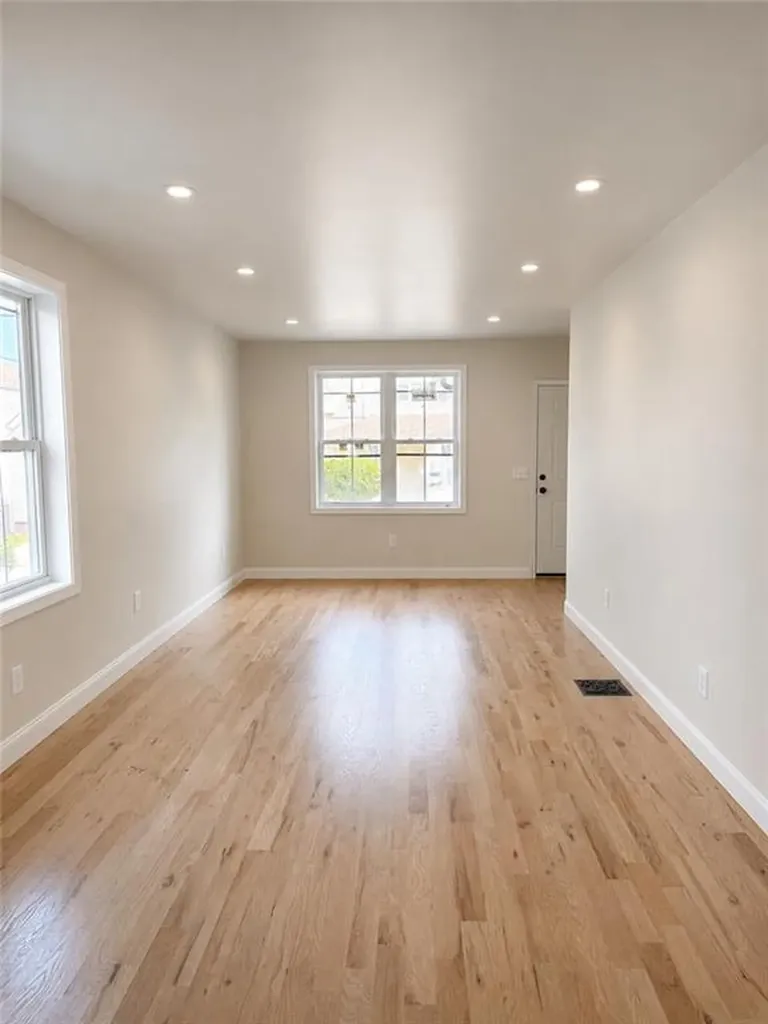 4 Donelson Street Providence RI 02908