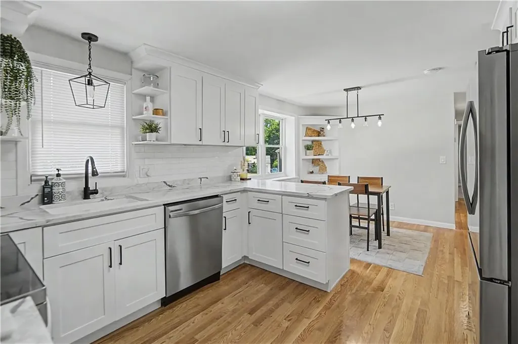 162 Larchmont Road Warwick RI 02886