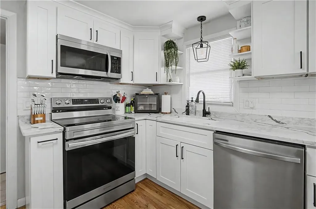162 Larchmont Road Warwick RI 02886