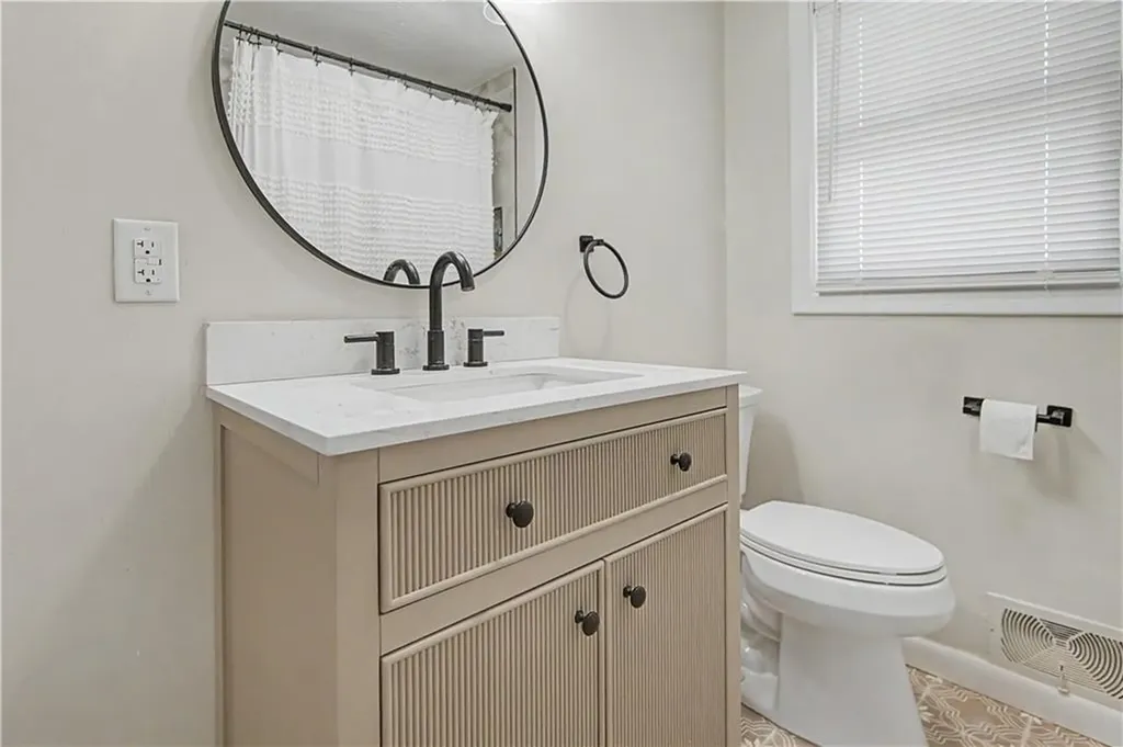 162 Larchmont Road Warwick RI 02886