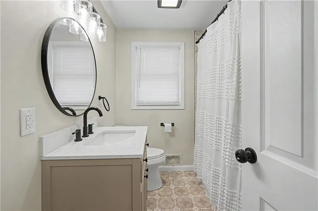 162 Larchmont Road Warwick RI 02886