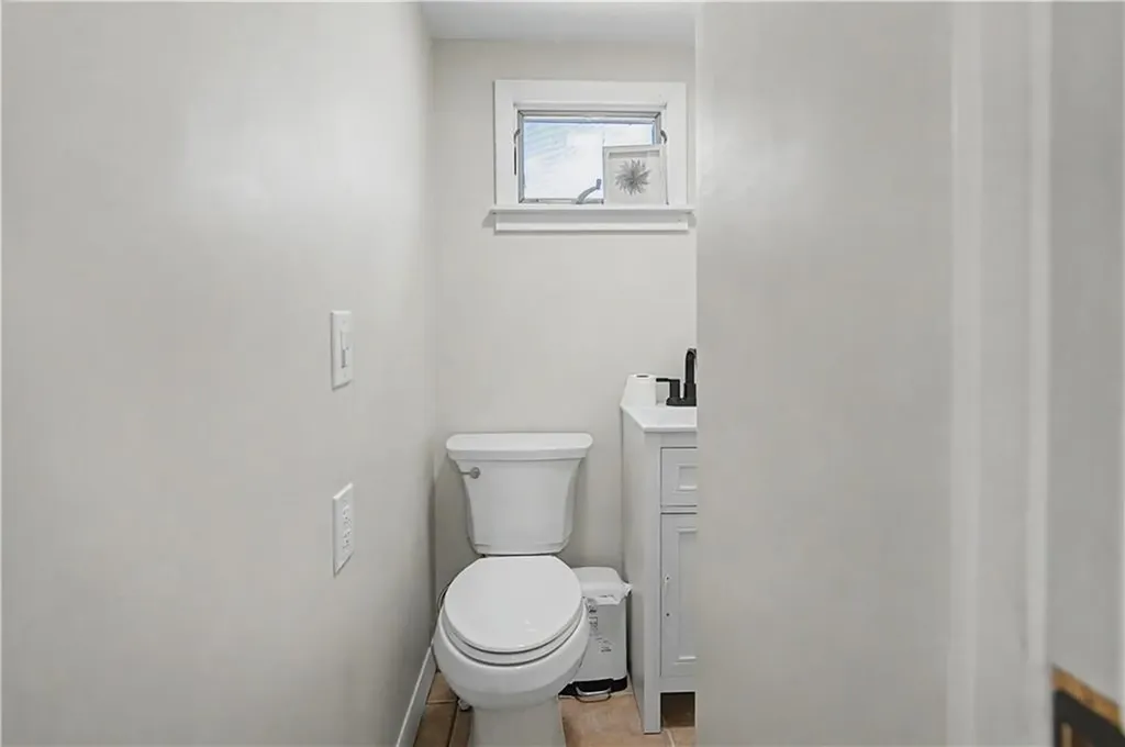 162 Larchmont Road Warwick RI 02886