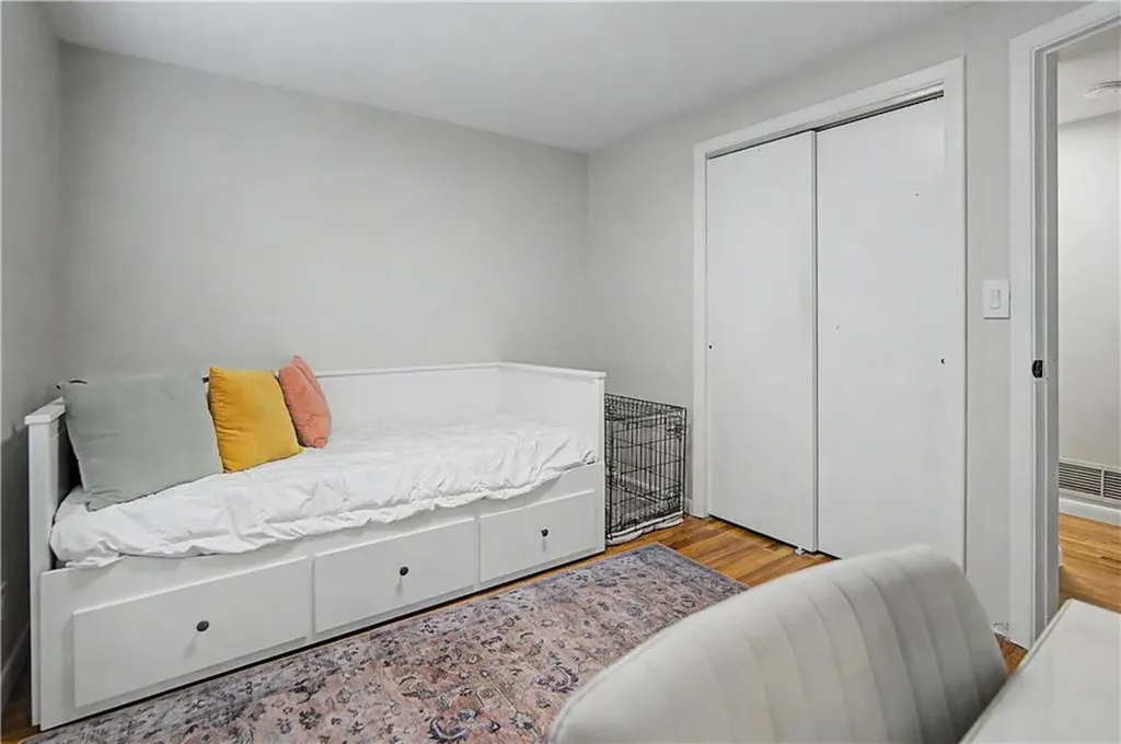 162 Larchmont Road Warwick RI 02886
