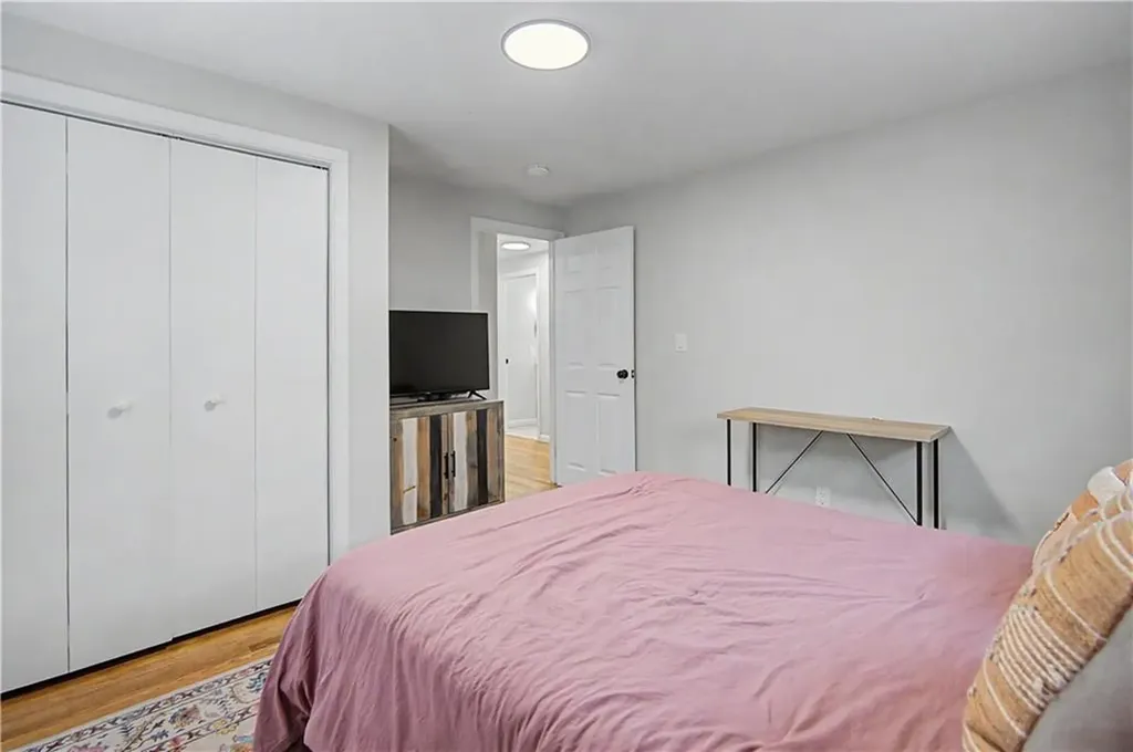 162 Larchmont Road Warwick RI 02886