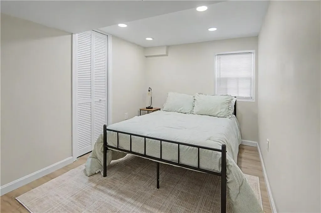 162 Larchmont Road Warwick RI 02886