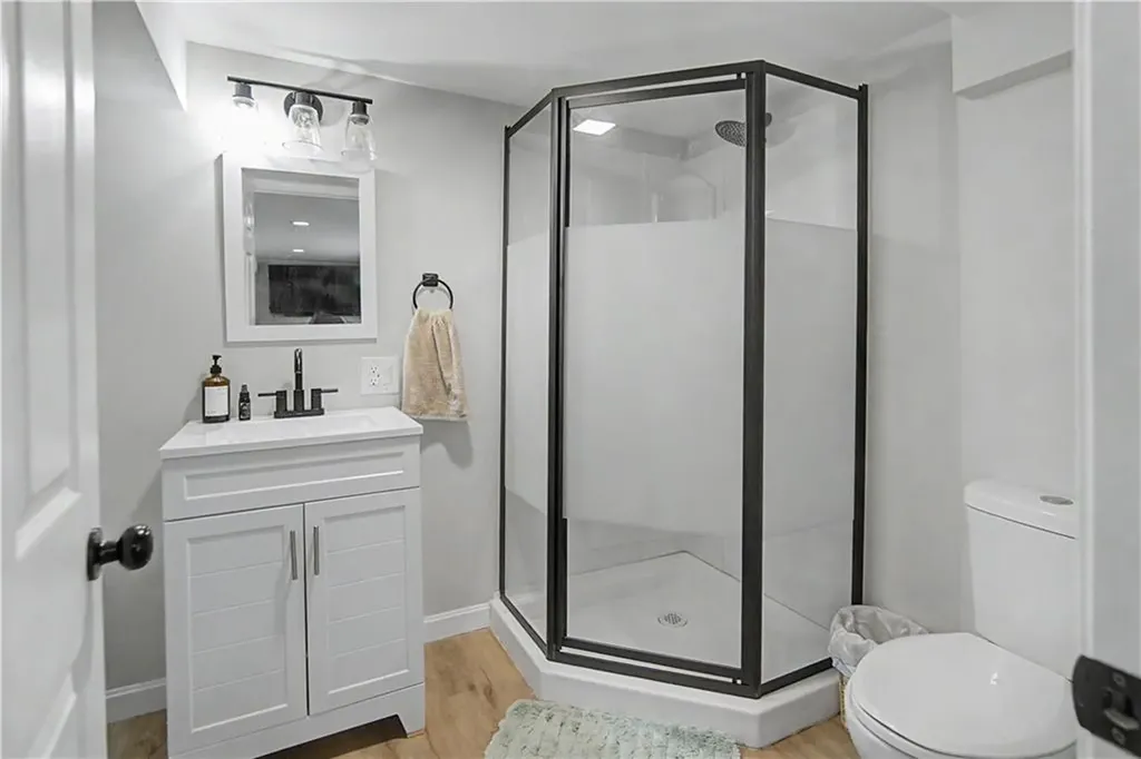 162 Larchmont Road Warwick RI 02886