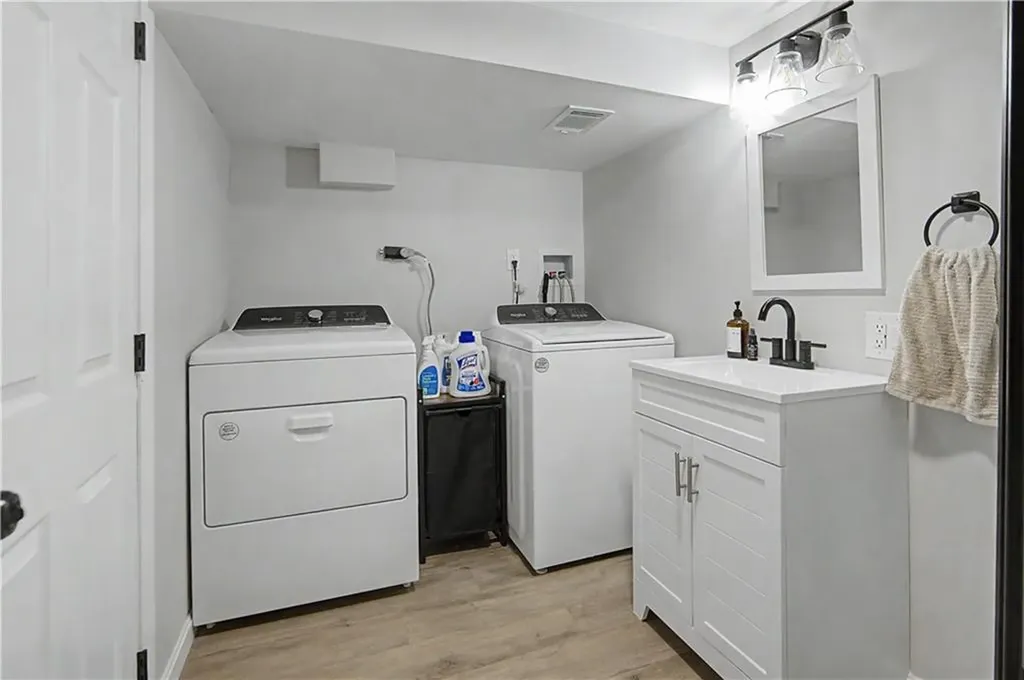 162 Larchmont Road Warwick RI 02886