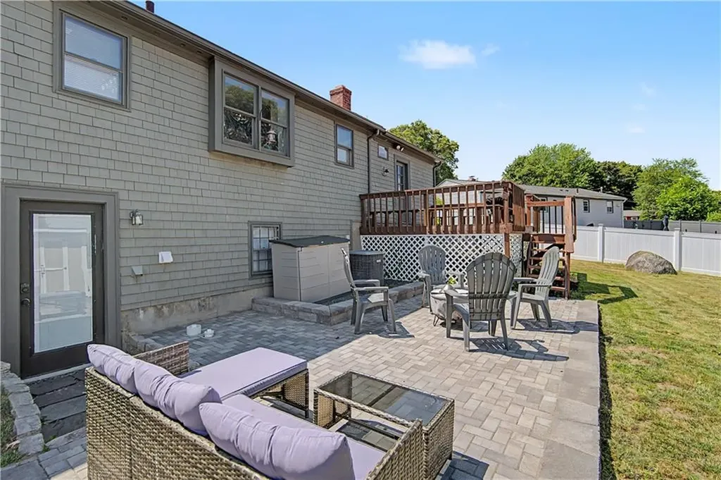 162 Larchmont Road Warwick RI 02886