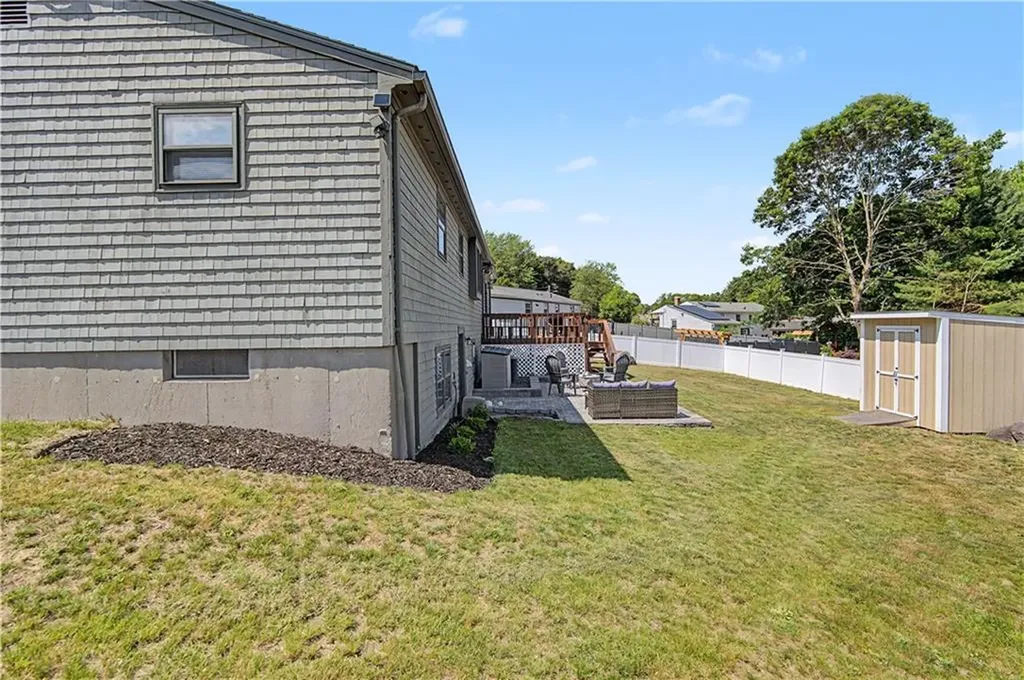 162 Larchmont Road Warwick RI 02886