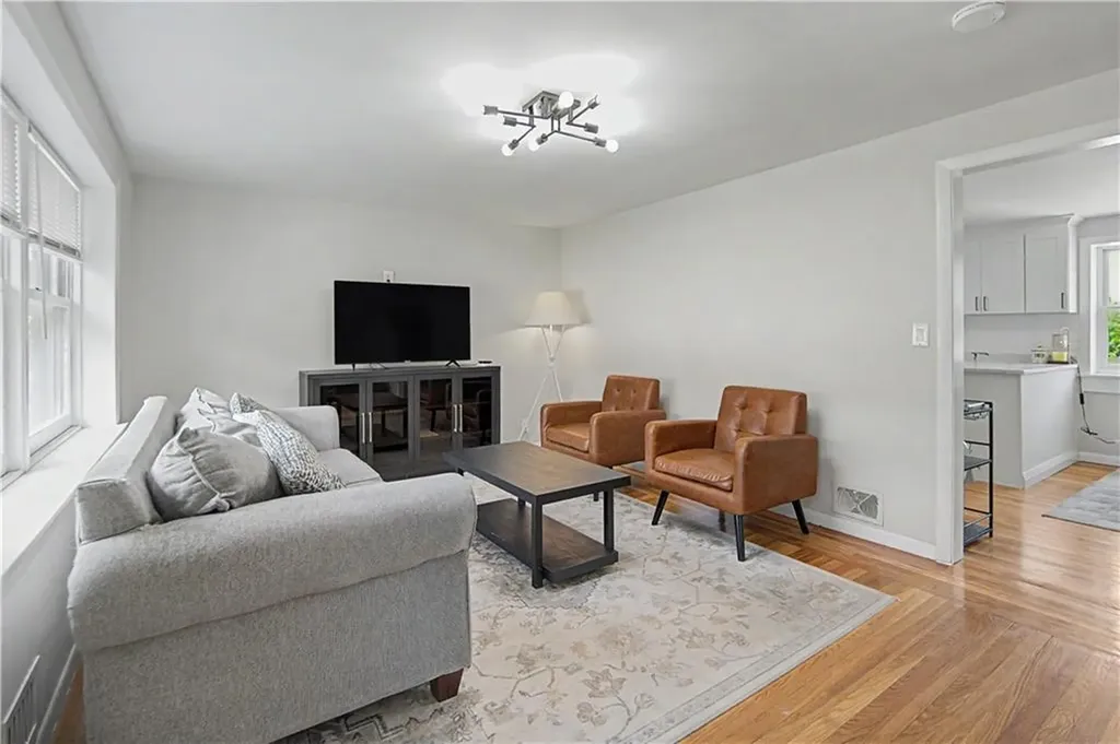 162 Larchmont Road Warwick RI 02886