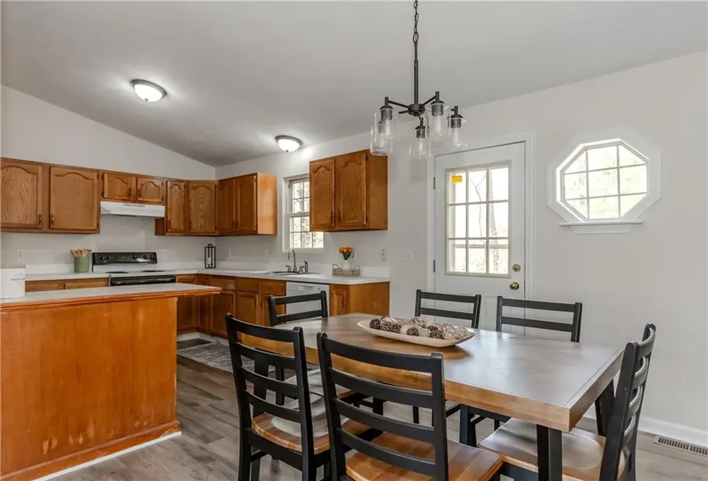 136 Hope Hill Terrace Cranston RI 02921