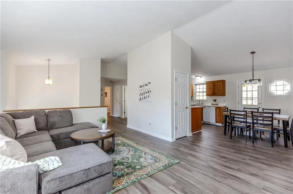 136 Hope Hill Terrace Cranston RI 02921
