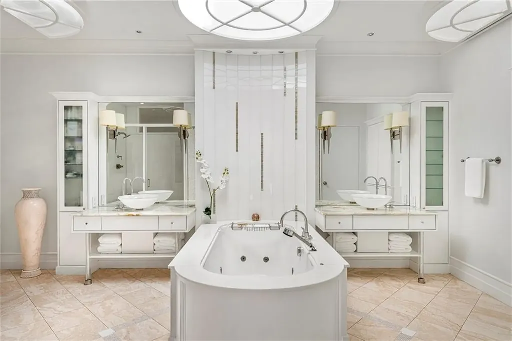 4 Jones Circle Barrington RI 02806