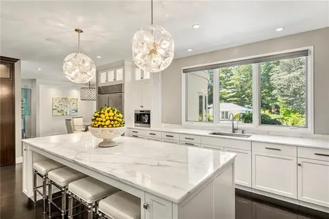 4 Jones Circle Barrington RI 02806
