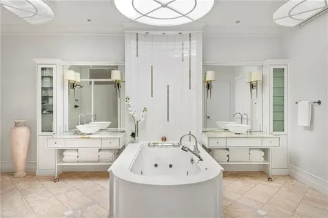 4 Jones Circle Barrington RI 02806