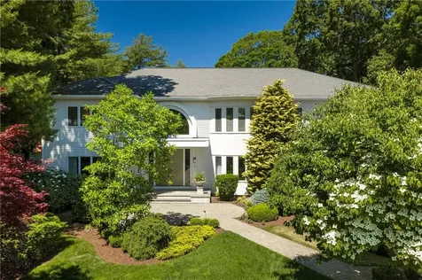 4 Jones Circle Barrington RI 02806