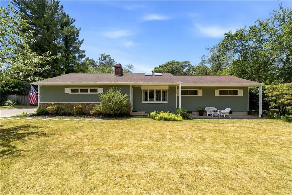 187 Love Lane Warwick RI 02886