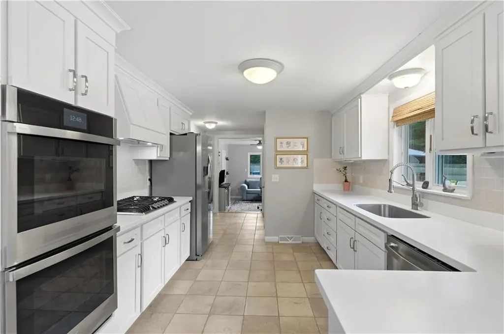 187 Love Lane Warwick RI 02886