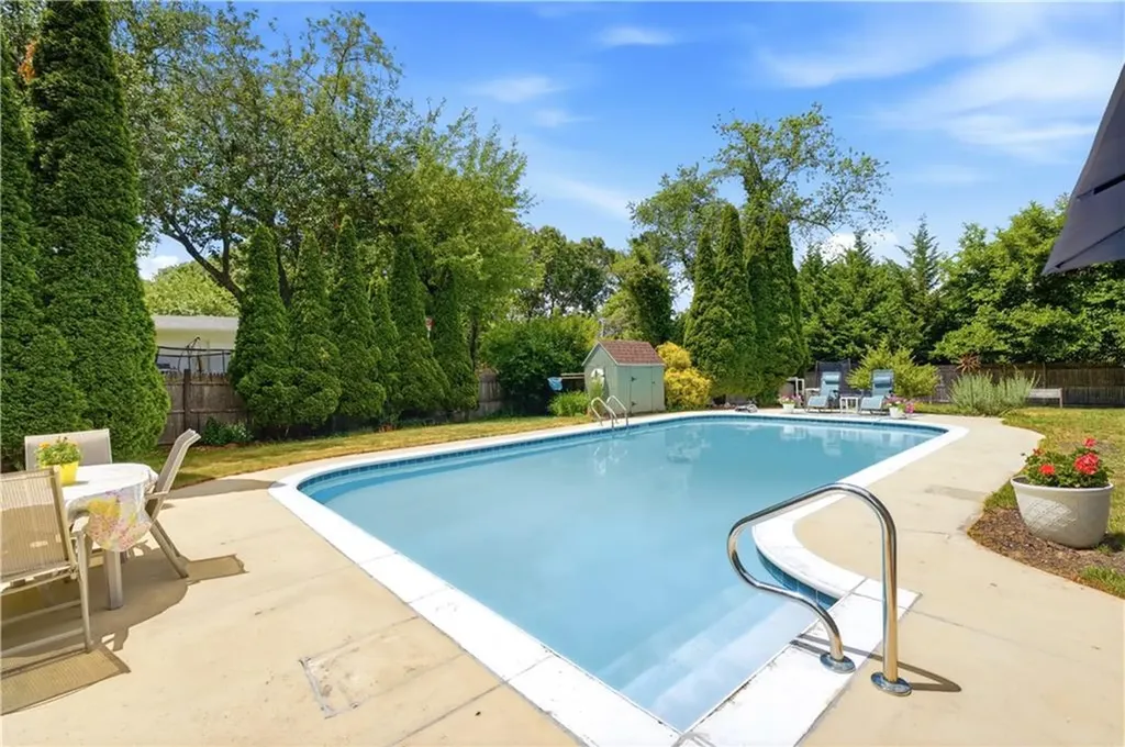 187 Love Lane Warwick RI 02886