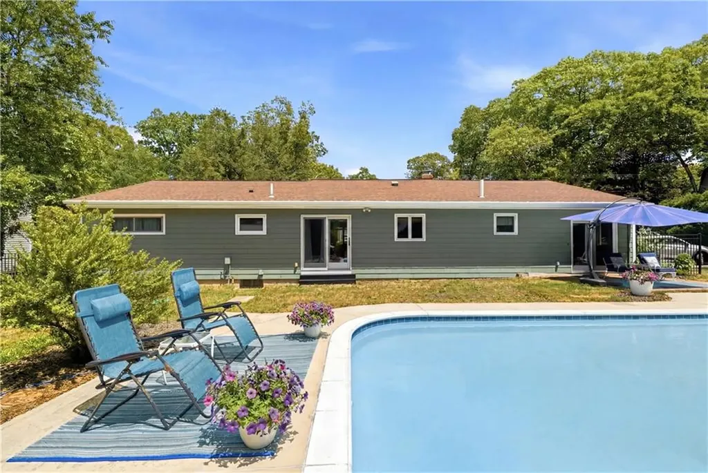 187 Love Lane Warwick RI 02886