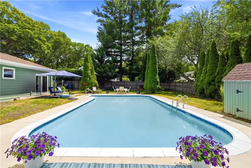 187 Love Lane Warwick RI 02886