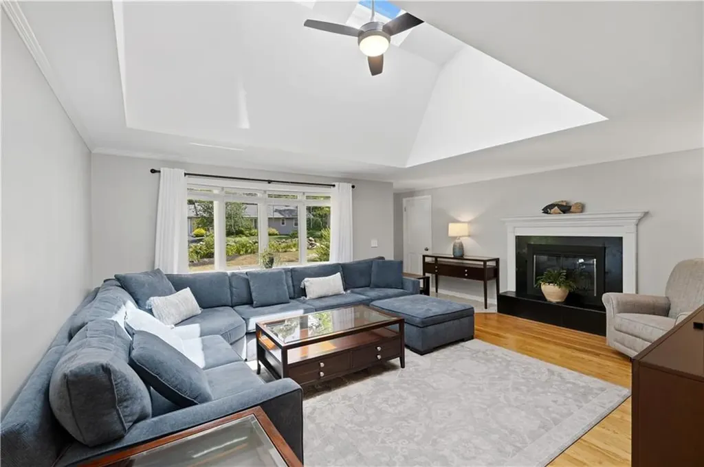 187 Love Lane Warwick RI 02886