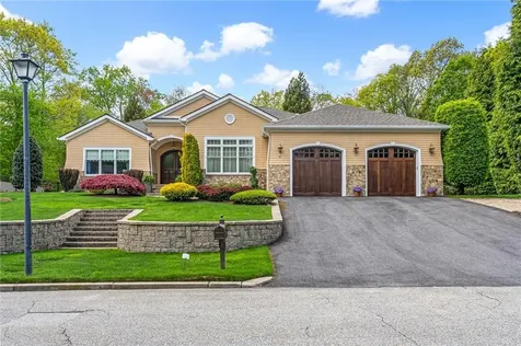 45 Briarbrooke Lane Cranston RI 02921