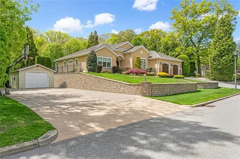 45 Briarbrooke Lane Cranston RI 02921