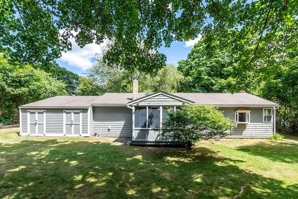 19 Waldron Avenue North Kingstown RI 02852