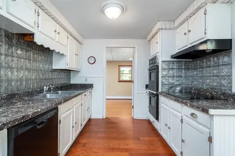 19 Waldron Avenue North Kingstown RI 02852