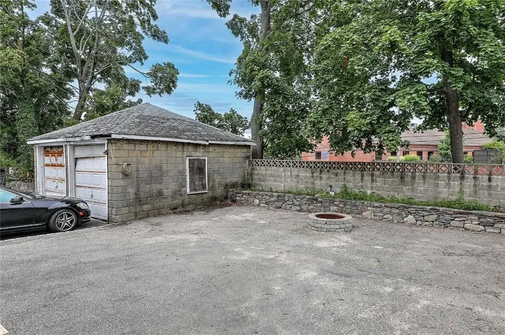16 Duncan Avenue Providence RI 02906