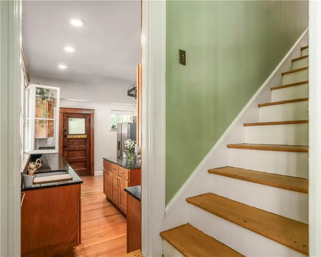 173 Lexington Avenue Providence RI 02907