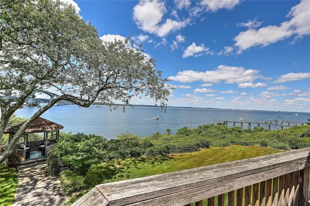 129 Seaside Drive Jamestown RI 02835