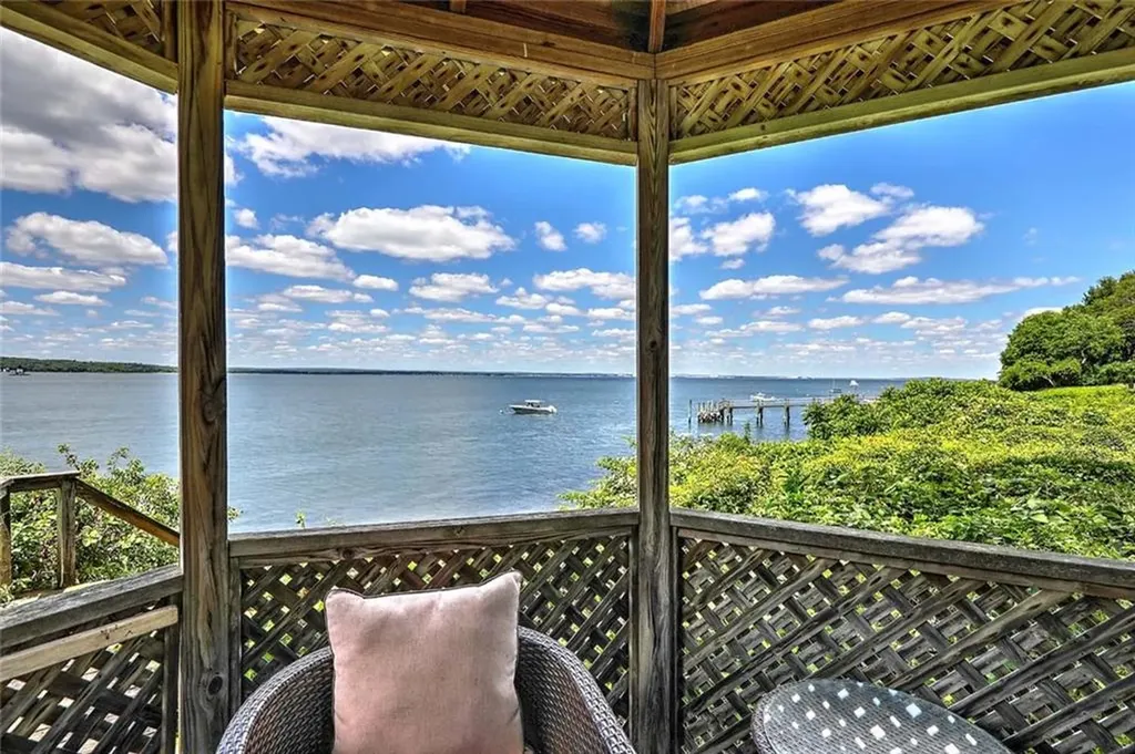 129 Seaside Drive Jamestown RI 02835