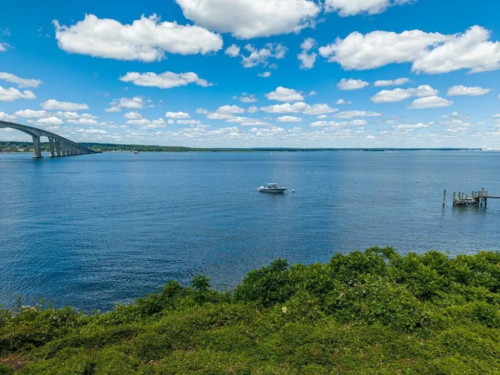 129 Seaside Drive Jamestown RI 02835