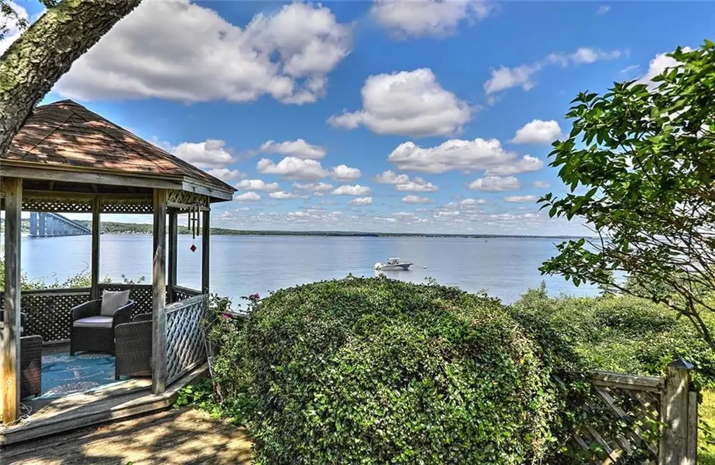 129 Seaside Drive Jamestown RI 02835