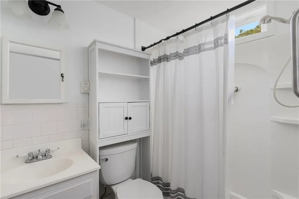 37 Reservoir Road Middletown RI 02842