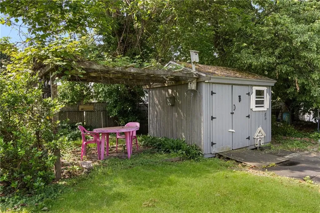 37 Reservoir Road Middletown RI 02842