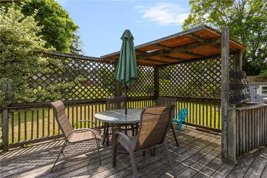 37 Reservoir Road Middletown RI 02842